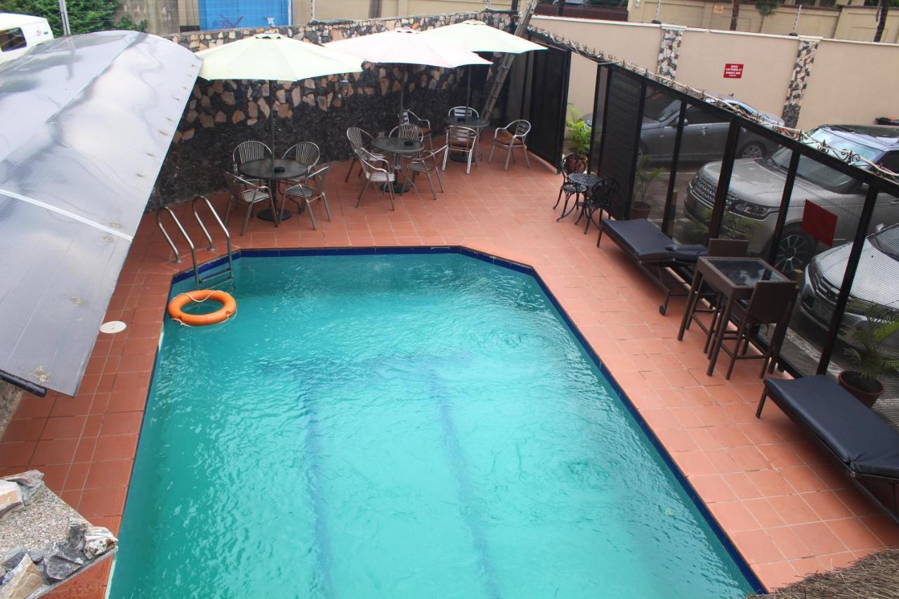Class Suites Ikeja Εξωτερικό φωτογραφία