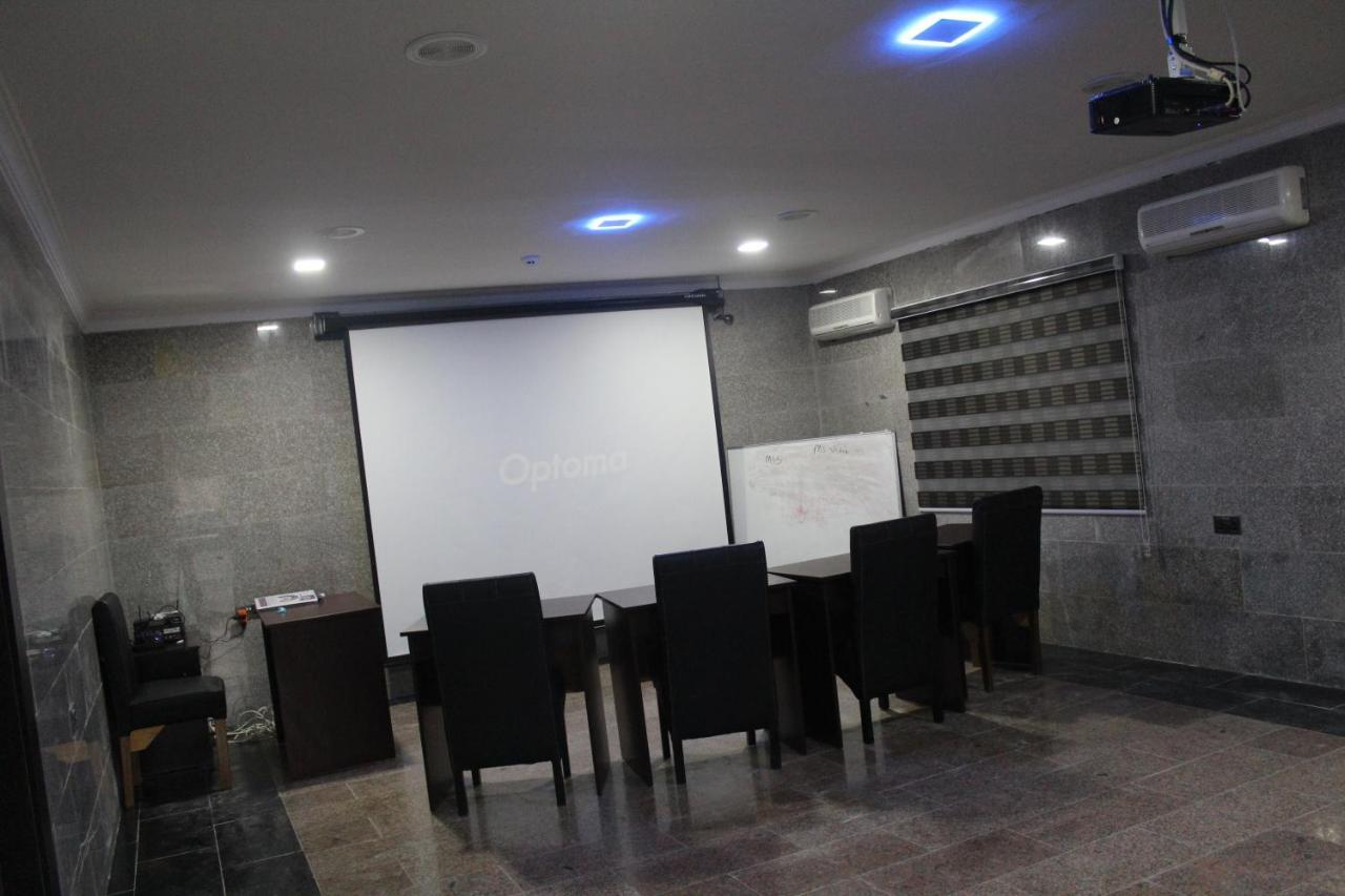Class Suites Ikeja Εξωτερικό φωτογραφία