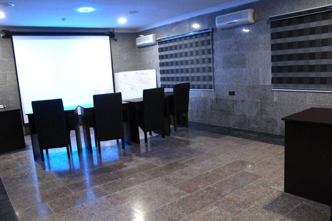 Class Suites Ikeja Εξωτερικό φωτογραφία